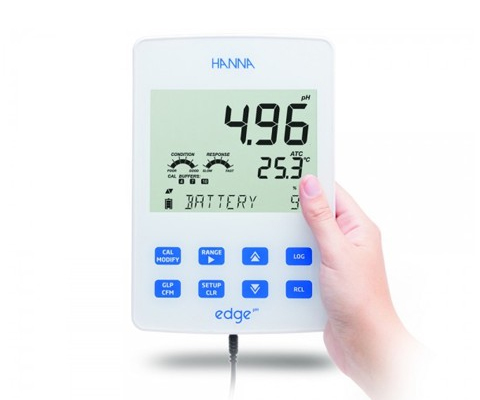 Máy đo pH - ORP HI2002-02 thiết kế câm tay gọn nhẹ
