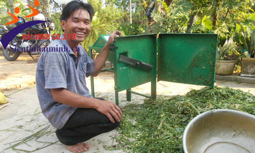 Máy băm cỏ của người chăn nuôi