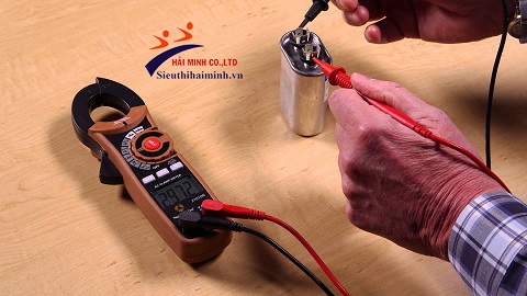test thử ampe kìm đo dòng điện acquy
