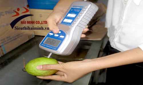 Máy đo pH xác định chính xác độ tươi của hoa quả
