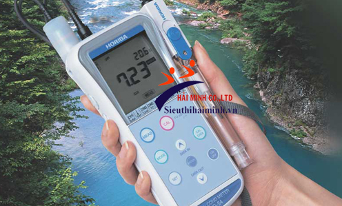 Sử dụng máy đo độ pH xác định độ pH của ao hồ, sông
